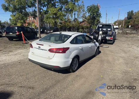 2017 Ford Focus Se z USA, uszkodzony, nr VIN 1FADP3F24HL259498